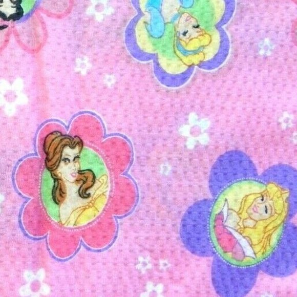 Disney Princess Fabric 1 YD Cinderella Snow White - Picture 2 of 3